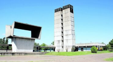 El proyecto arquitectónico de las torres fue desarrollado por el arquitecto Mario Roberto Álvarez