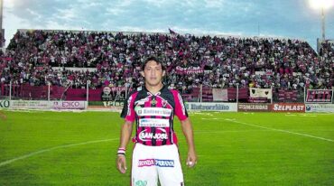 Con la camiseta de Patronato