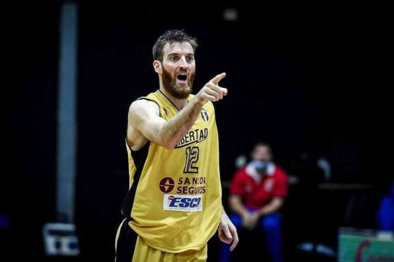 El Comandante Marcos. Lo grita con alma y vida el eterno Saglietti