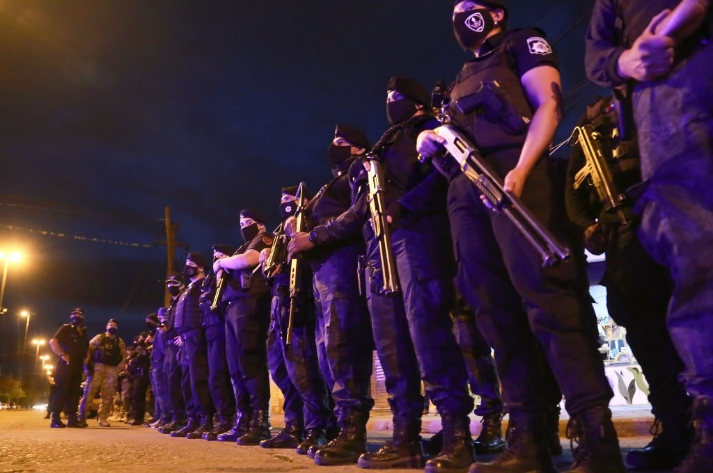 "Es necesario que la policía recorra las calles de la provincia y que los vecinos vuelvan a confiar en nuestras fuerzas de seguridad"