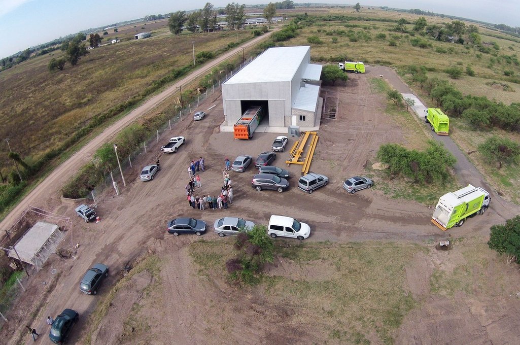 Relleno sanitario. Está ubicado a la altura del kilómetro 4.7 de la Autovía Nº 19. Mirador Provincial