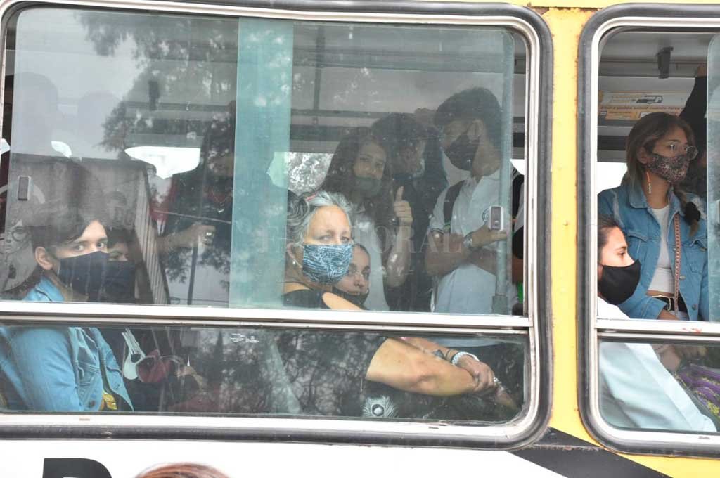 Colectivo. Esta postal es de el lunes por la mañana