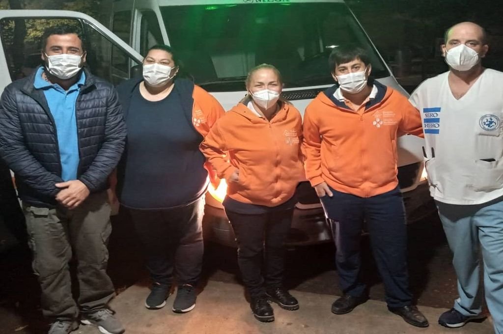 Parte del equipo de la línea 107 de emergencias del Hospital Centenario