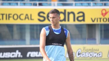 En el medio. El uruguayo Emiliano Romero