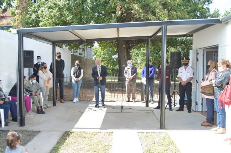El intendente de Victoria inauguró la sala velatoria municipal.