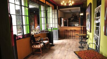 Una antigua casa puesta en valor para las actividades artísticas es la sede de Casa Boulevard / Sala Metamorfosis. Marcelo Miño