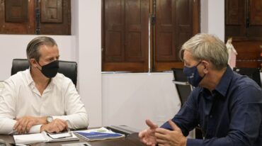 El intendente de Paraná Adán Bahl y el presidente de la empresa Petropack