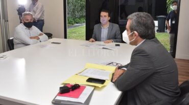 Tres miembros presentes en el anexo de Diputados y los seis restantes en forma virtual ayer en la Comisión de Juicio Político. Flavio Raina