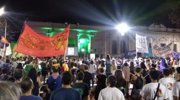 En la plaza Alvear se leyó el documento