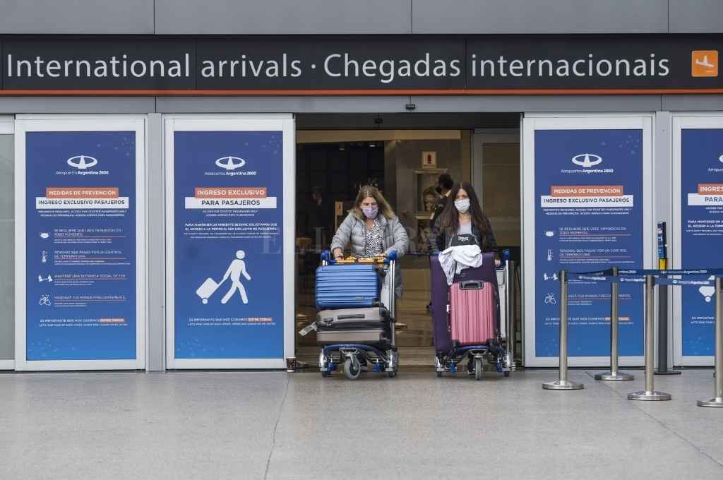 "La reducción de vuelos tiene el objetivo de que cada persona que ingrese pueda