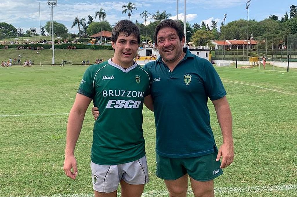 Bruno Stoppello debutó en la Primera División del Club Tilcara y la alegría fue compartida con su papá