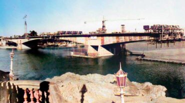 Construcción. La imagen tomada desde la cabecera de acceso al puente Colgante muestra el avance de obra del Oroño