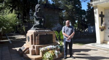 El investigador regional Alejandro González Pavón valoró el aporte de vecinos con datos sobre las tumbas en el cementerio de Colón.