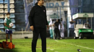 El Ñuls del "Mono" Burgos aún no pudo ganar. El "Kily"