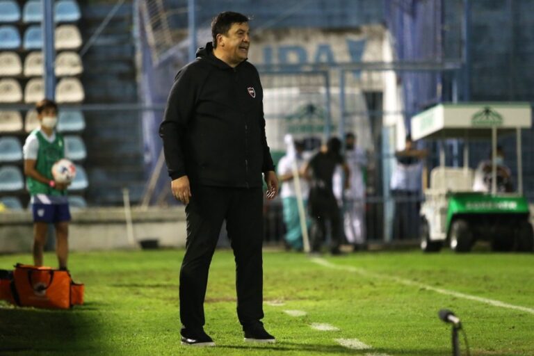 El Ñuls del "Mono" Burgos aún no pudo ganar. El "Kily"