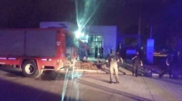 El personal que debió intervenir por el siniestro ocurrido en la subcomisaría 17ma.    El Litoral