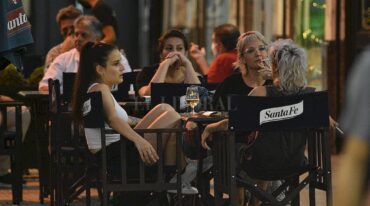 En los locales gastronómicos se permitirá el ingreso hasta  las 23 horas.  Pablo Aguirre