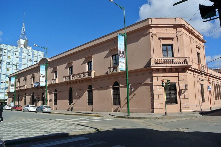 El edificio original del Colegio Nacional del Uruguay se pensó de forma coherente con los gustos de la época