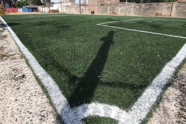 El complejo se encuentra emplazado en Cándido Pujato al 3700