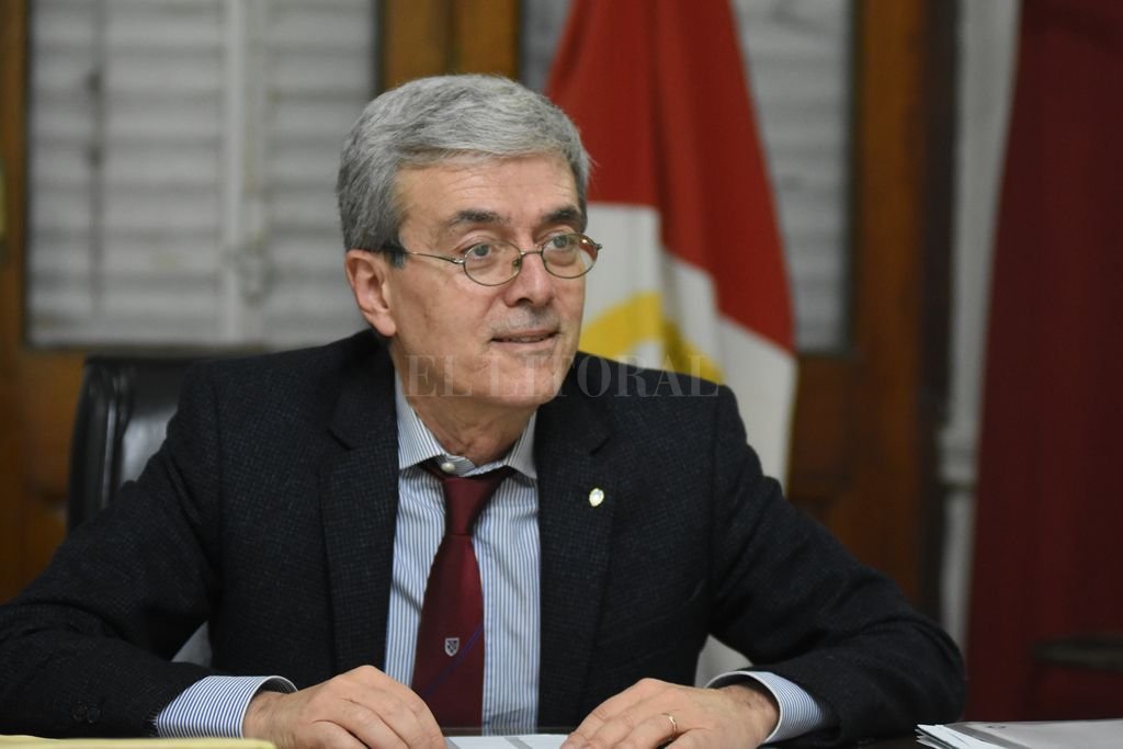 Agosto explicó las nuevas medidas tomadas por el gobierno. Manuel Fabatia