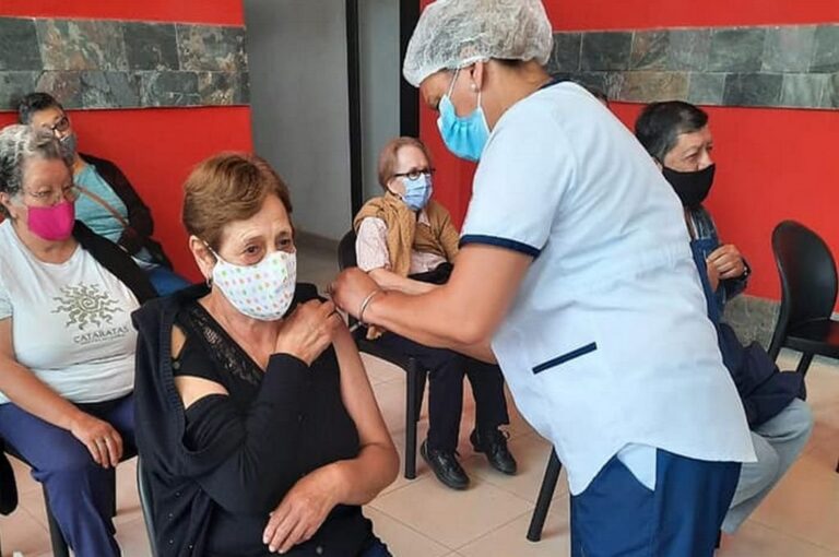 En Villaguay se culminó de vacunar a mayores de 70 años y comenzó la inoculación a personas de entre 60 y 69 años.