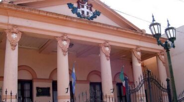 La fachada de un edificio que es patrimonio histórico de Villaguay.