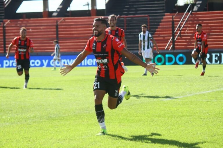 Martín Garay le dio el gol a Patronato que sumó su tercer triunfo en las últimas cuatro presentaciones.  Marcelo Miño