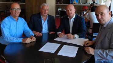 El exintendente José Lauritto se reunió con los nietos de Frondizi.