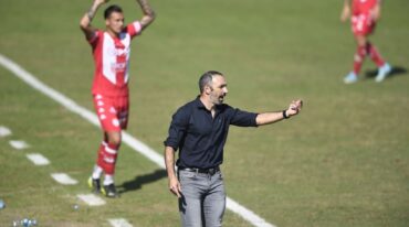 Muy activo. Así como estuvieron sus dirigidos en el campo de juego