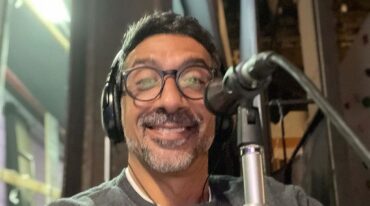 El locutor profesional brindó algunas recomendaciones para cuidar la voz.