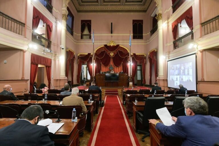 La sesión del Senado se desarrolló en el recinto de la Cámara de Diputados de Entre Ríos