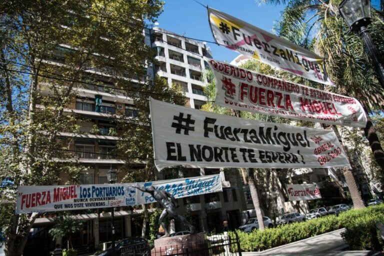 Las muestras de apoyo al ex gobernador se multiplicaron. Marcelo Manera.