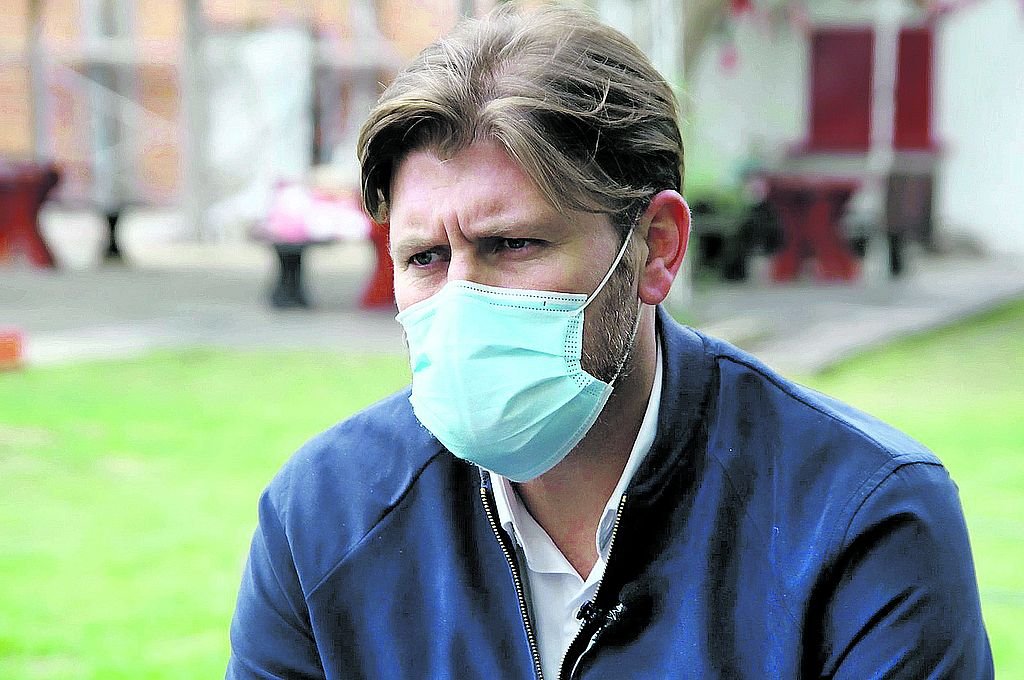 El ex arquero propone un club 'con energía