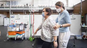 Es importante en pacientes pos covid una rehabilitación músucloesquelética. Con ella se busca aumentar la masa muscular a través de diferetes ejercicios. Agencias