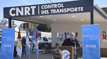 El presidente comunal Amaro González encabezó el acto de inauguración. Gentileza: prensa Comuna de Timbúes.