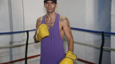 Daniel Aquino no tuvo una buena noche y fue derrotado por Yoel Peralta.