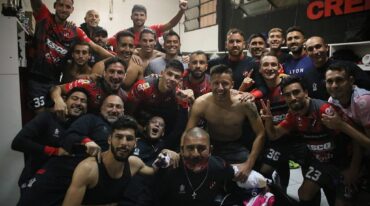 La alegría del vestuario tras el histórico triunfo ante Boca Juniors.