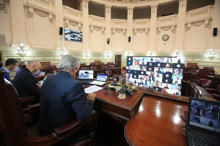 Agenda Covid ocupó la mayor parte de la última sesión de la Cámara de Diputados donde -salvo el presidente Farías- el resto estuvo participando en forma virtual.    Cámara de Diputados