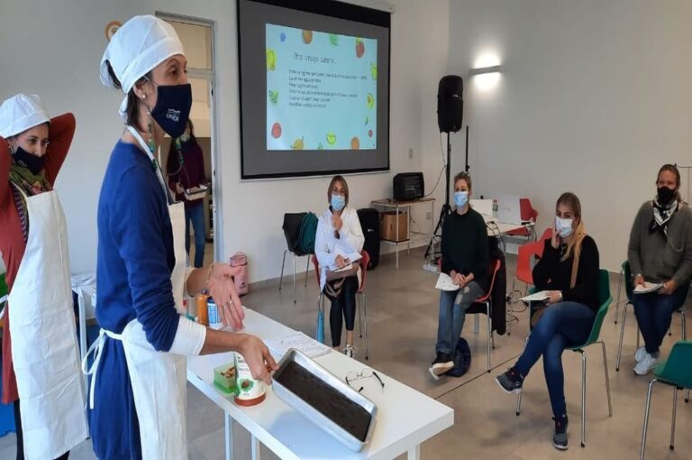 La jornada tuvo una duración de tres horas mediante una capacitación teórica y otra parte práctica.