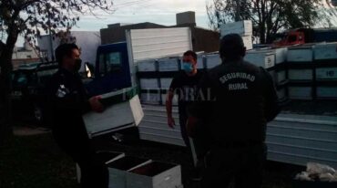 La mayoría de los panales ya habían sido repintados cuando los encontró la policía. El Litoral