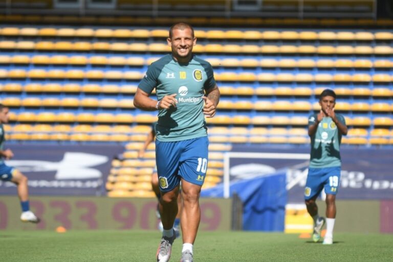 Emiliano Vecchio renovó con el club hasta 2023. Archivo.