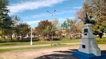 Melincué vive del turismo. Con el terraplén afeando la vista a la laguna y el casino cerrado