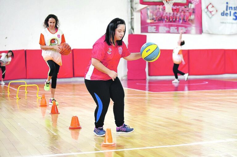 Escuela de Basquetbol Amigos de Talleres. Pionera en la disciplina.
