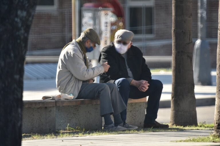 Los adultos mayores con comorbilidades antes de haber cursado la enfermedad son los más afectados. No obstante