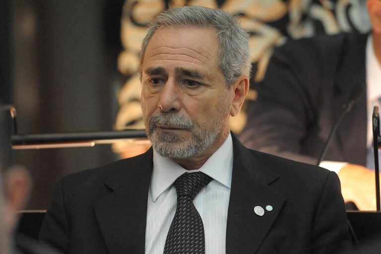 Ricardo Jaime. Gentileza