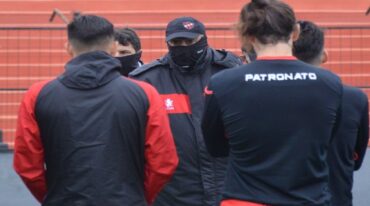 Iván Delfino dirigió su primera práctica post-Covid-19. Foto: Prensa Patronato