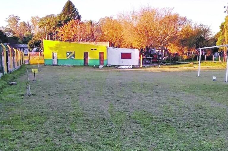 Los avances en la sede social y campo deportivo de Caballú son fruto de colaboraciones de los socios