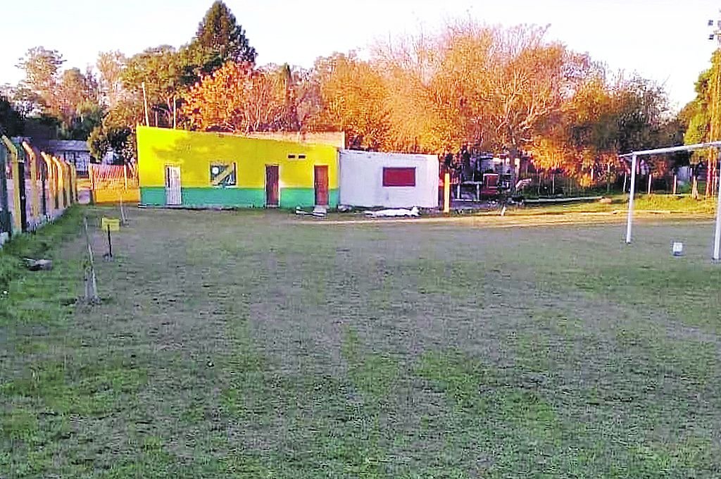 Los avances en la sede social y campo deportivo de Caballú son fruto de colaboraciones de los socios