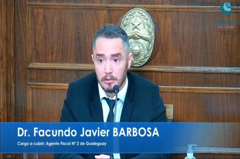 El fiscal Barbosa habló ante senadores.