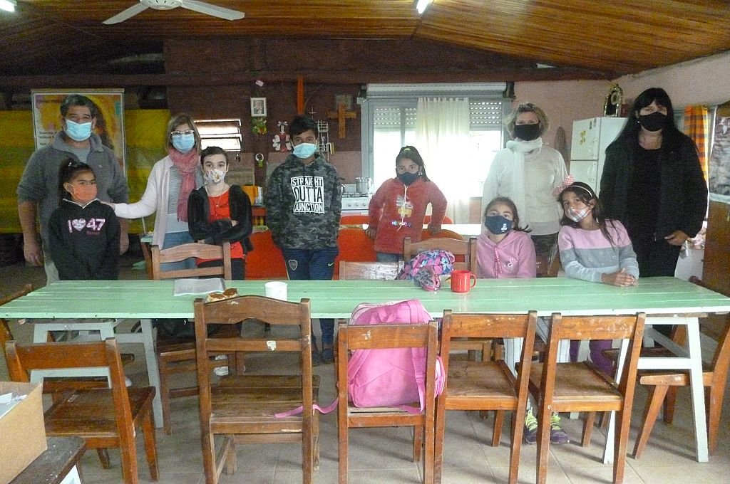 El espacio ofrece contención y educación a niños y jóvenes que viven en condiciones vulnerables.